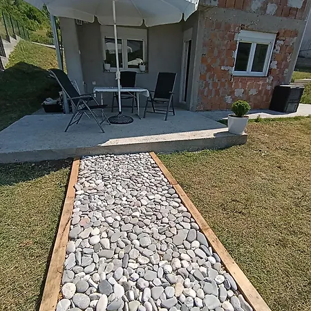 Vila Vikend Kuca Konjic *